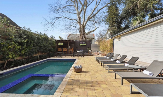 Treme House | Historic 8BR Inn With Pool and Hot Tub