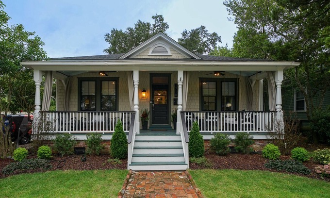 Wilmington House | Historic Ardmore House - 3br/2ba downtown Wilmington