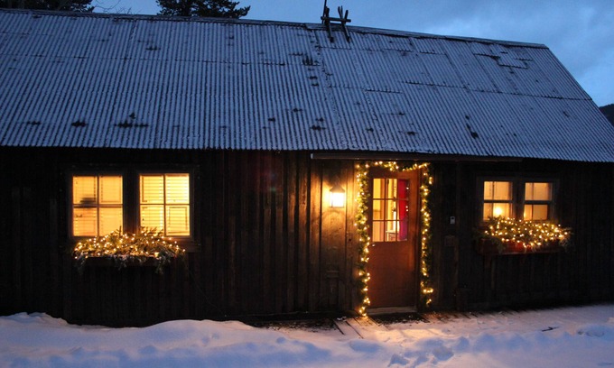 Historic District Cabin | Historic Cabin! Downtown! 2 Blocks to Main St. Walk to everything!