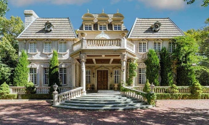 Sandy House | Historic Chateau at La Caille