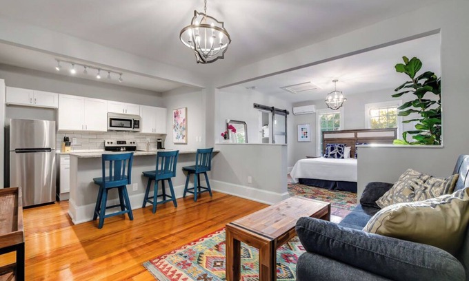 Marble Falls House | Historic Downtown Marble Falls- 2 Suite Combo Travis/MrblFlls