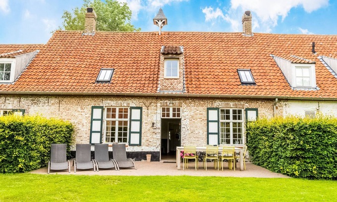 Damme Other | Historic Farmhouse in the middle of polder landscape, Damme