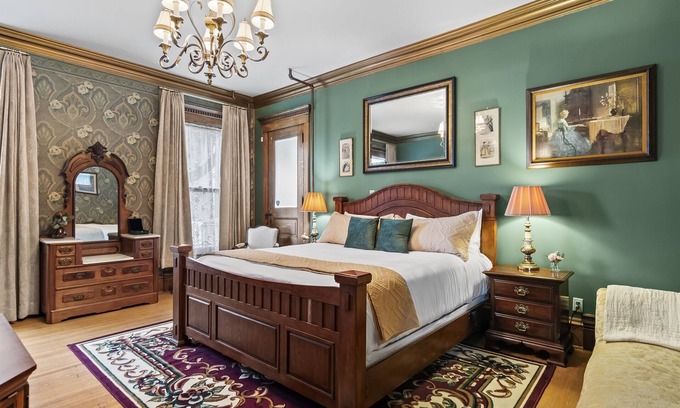Springfield Apartment | Historic Luxury Stay | Downtown Springfield | Step-Free Access