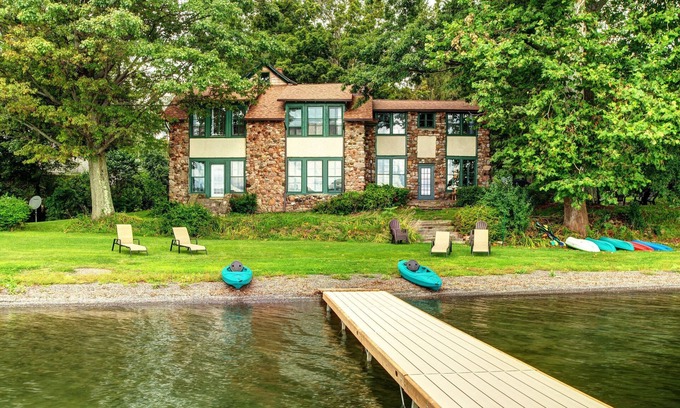 Moravia House | Historic Samuel Hopkins Adams 6bd/4 bath- Level lakefront Home sleeps 14!