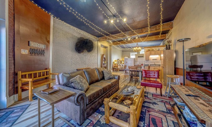 Sheridan Apartment | Historic Western: Triple Suite Retreat