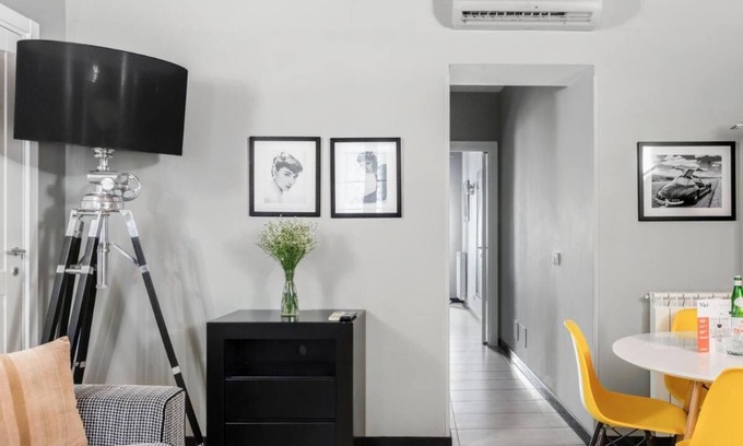 Rome City Centre Apartment | Historical Center Building! Few Steps to Trevi Fountain!