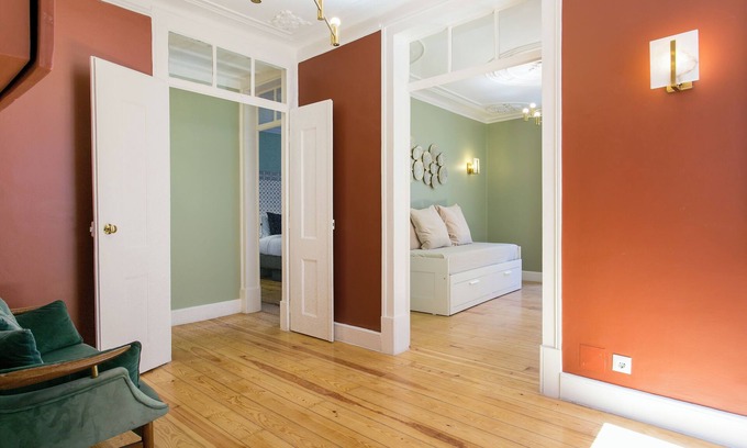Santos Apartment | Historical Center, Large 2 Bedroom Apartment, Bright & Stylish,hip Madragoa Area