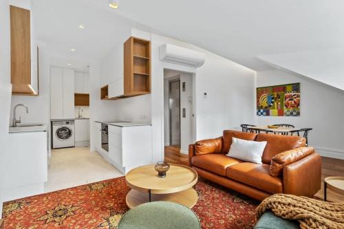 Hobart Central Business District Apartment | Historical Victoria Tavern Three