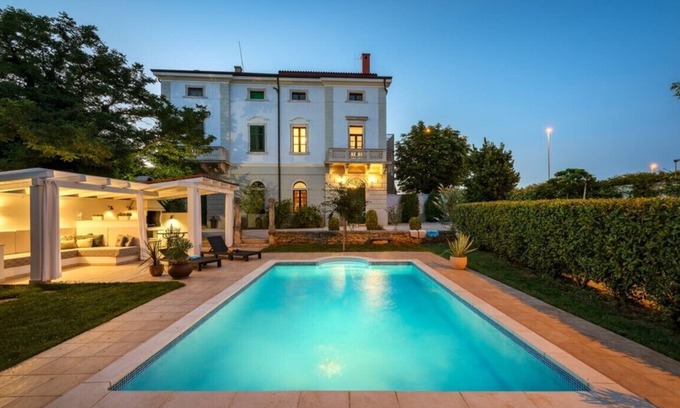Novigrad Villa | Historical Villa Vigneri with pool and large garden