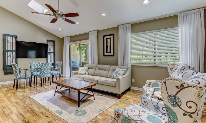 Fernandina Beach Condo | Hit the Courts, Hit the Beach:Your Coastal Retreat