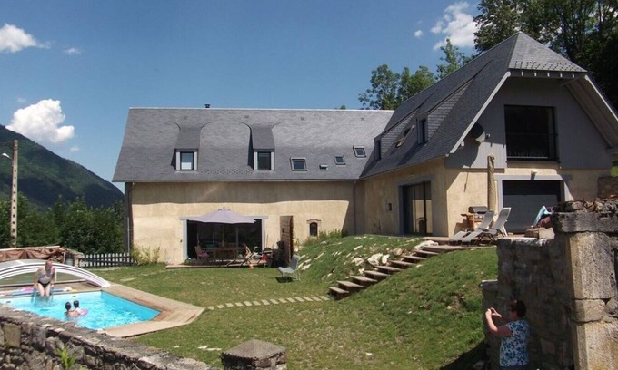 Cazaux-Frechet-Aneran-Camors House | House rentals lodging Pyrenees Arreau Loudenvielle Swimming pool cyclo ski