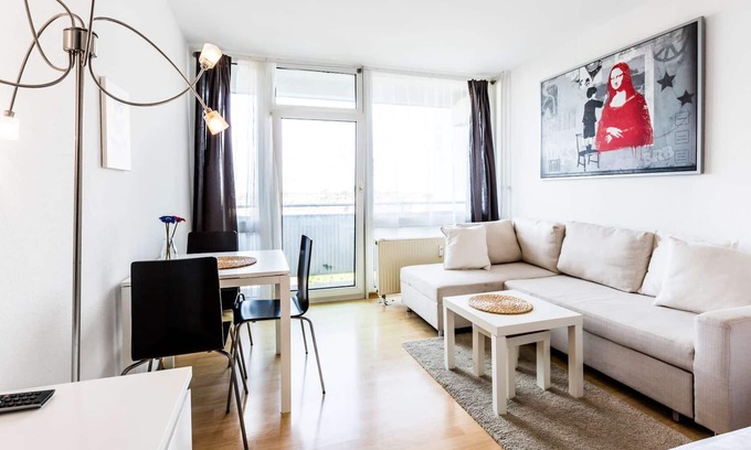 Kalk Apartment | HÖ01 large apartment with dryer and washing machine