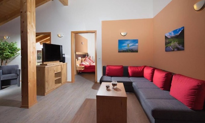 Bischofswiesen Apartment | Hoher Göll, 1-2 Pers., 72 m², Schlafzimmer, Wohnzimmer, Kochnische, Badewanne, Dusche und WC, Balkon