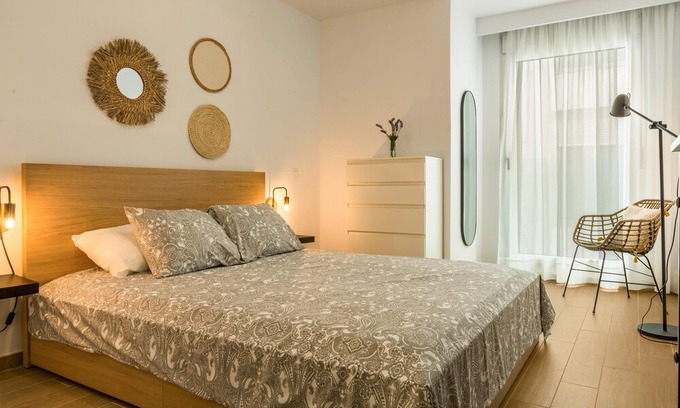 Las Palmas de Gran Canaria Apartment | Holiday Apartment "VCV Montevideo" Centrally Located in Las Palmas de Gran Canaria with Wi-Fi