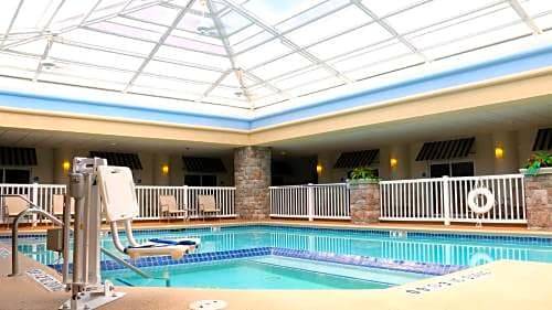 Saginaw Hotel | Holiday Inn Express Hotel & Suites Saginaw, an IHG Hotel