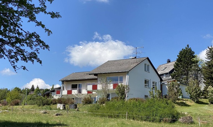 Schoenwald House | Holiday Home 'Gutach' with Mountain View, Shared Garden and Wi-Fi