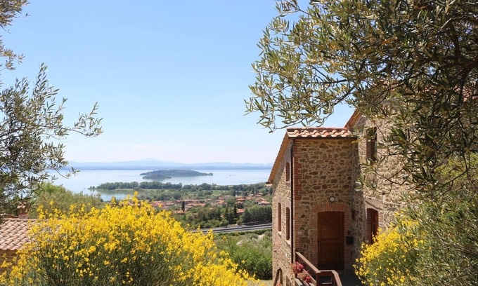 Passignano sul Trasimeno House | Holiday Home with wonderful view on Trasimeno Lake