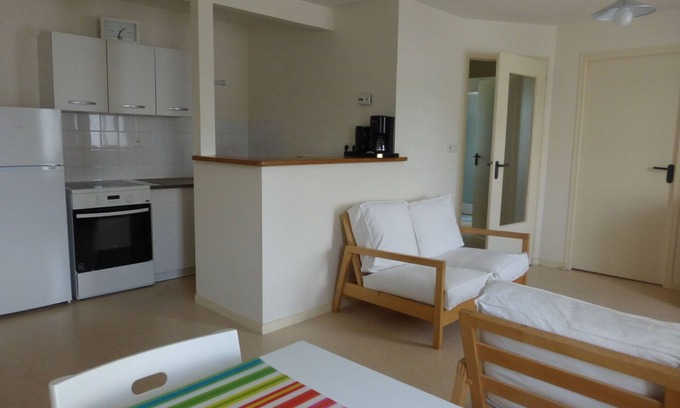 Becleguer Apartment | Holiday accommodation, near the beach, Ploulec'h (2nd floor, 2 bedrooms)