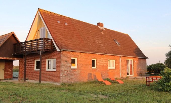 Oesterdeichstrich Apartment | holiday apartment/apt. for 7 guests with 121m² in Österdeichstrich (126418)