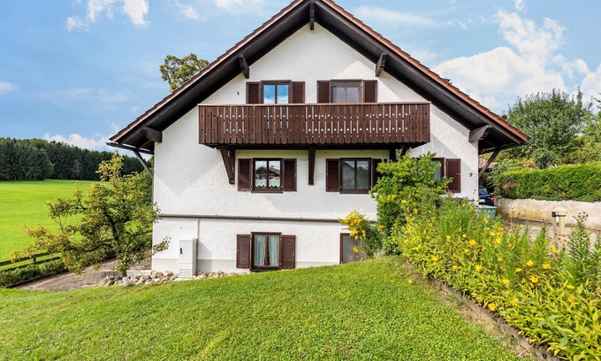 Unterallgau Apartment | Holiday Apartment 'Zur-Terrassen-Wohnung' with Terrace & Wi-Fi