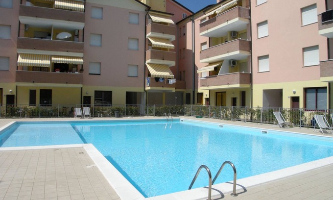 Rosapineta Apartment | Holiday apartment with pool near the beach