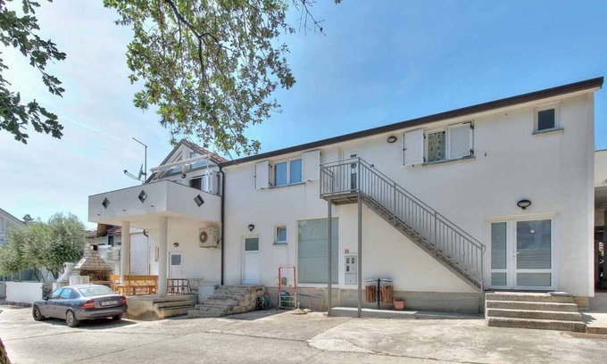 Katoro Apartment | Holiday apartment 200 m from the beach