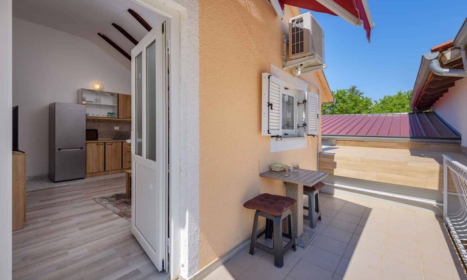Katoro Apartment | Holiday apartment Close to the sea, cafes and restaurants