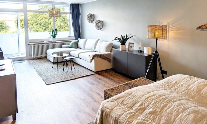 Heiligenhafen Apartment | Holiday Apartment 'Nautilus' with Shared Garden, Balcony and Wi-Fi