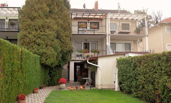Siofok-Sosto Apartment | Holiday apartment directly on the lake with own jetty