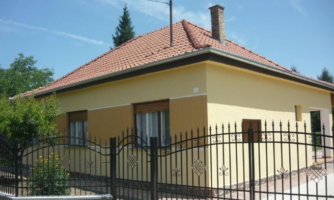 Fonyod House | Holiday apartment Fonyód for 1 - 7 persons with 3 bedrooms - Holiday house