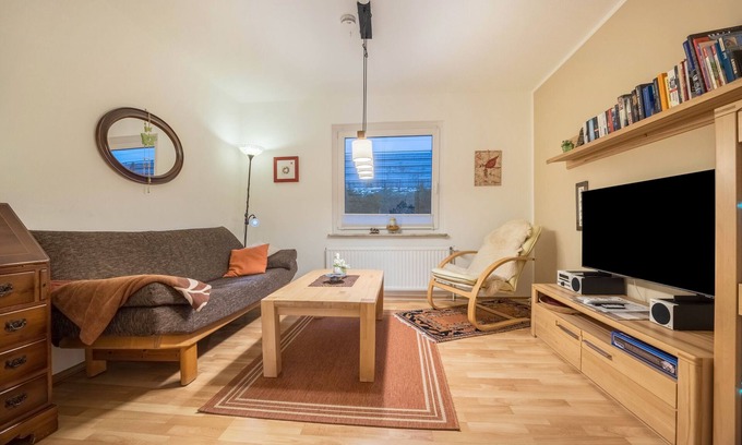 Ledeburg Apartment | Holiday Apartment 'Gästeapartment Hannover' with Shared Garden and Wi-Fi