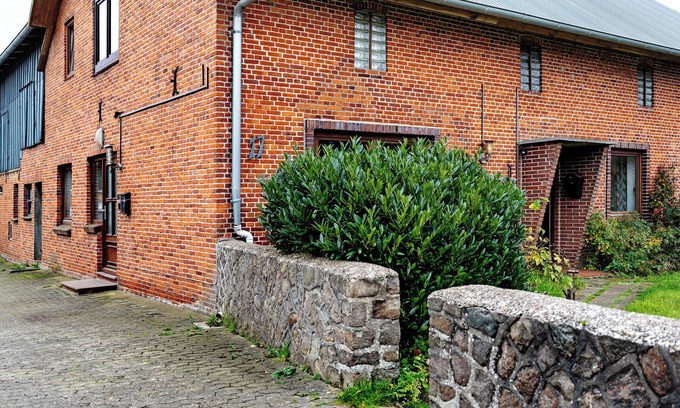 Hamdorf Apartment | Holiday Apartment 'Hamdorf, Hauptstraße Unten' with Private Terrace, Shared Garden and Wi-Fi