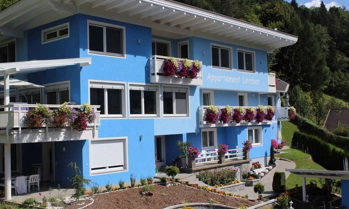 Flattach Apartment | Holiday apartment In a quiet and sunny slope