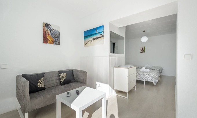 Es Canar Apartment | Holiday Apartment in a Well-Maintained Complex with Wi-Fi and Terrace