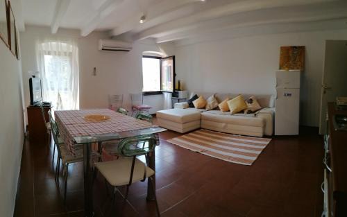 Funtana Apartment | Holiday apartment in Funtana with balcony, air conditioning, WiFi, washing machine 4982-10