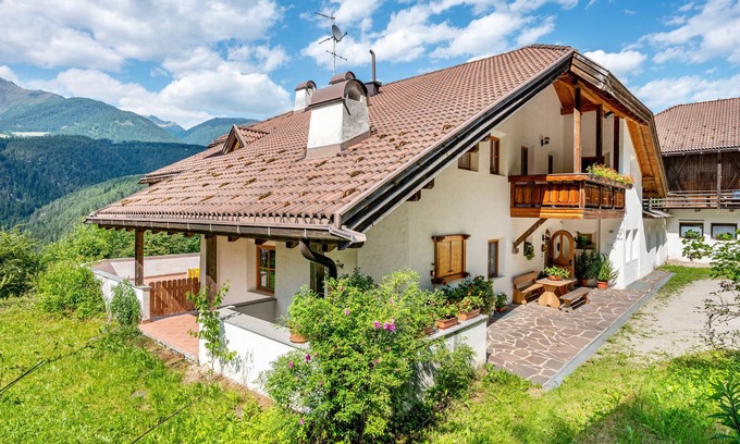 Vandoies Apartment | Holiday Apartment 'Lindenhof Apt 7' with Shared Garden & Wi-Fi