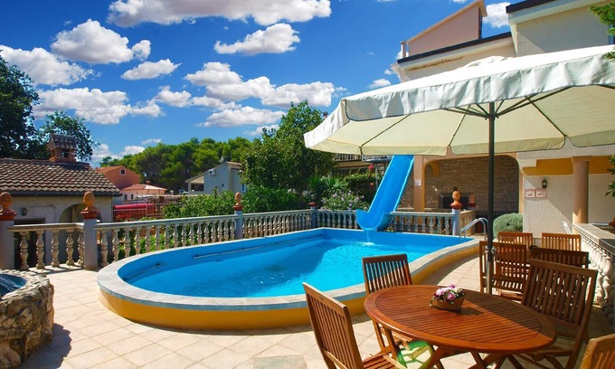 Pomer Apartment | Holiday apartment Ližnjan for 1 - 4 persons with 2 bedrooms - Holiday apartment