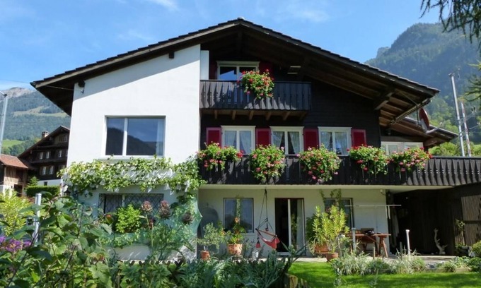 Lungern Ski Chalet | Holiday apartment Lungern for 1 - 4 persons with 2 bedrooms - Chalet