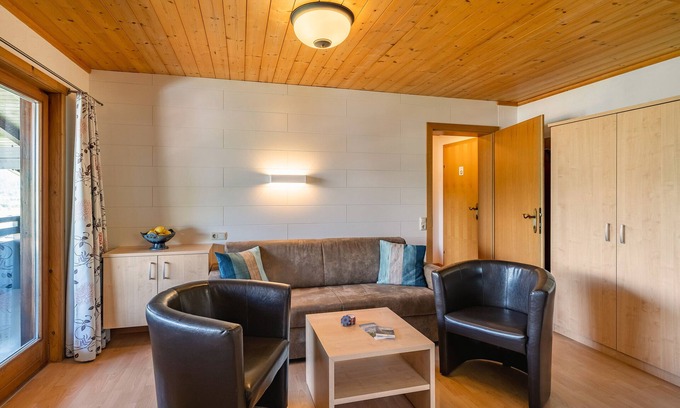 Kaprun Apartment | Holiday Apartment "Nr 22 Haus Voglreiter" with Mountain View, Balcony & Wi-Fi