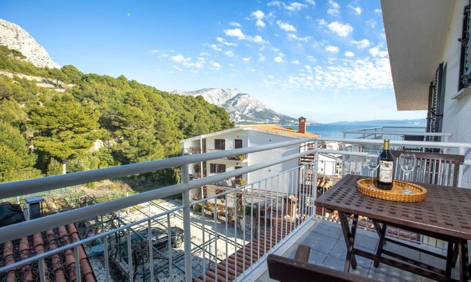 Duce House | Holiday apartment Omiš for 1 - 4 persons with 1 bedroom - Holiday house