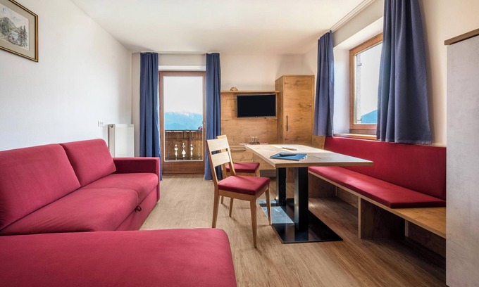 Maranza Apartment | Holiday Apartment "Residenz Condor Rosengarten" with Mountain View, Sauna, Wi-Fi & Garden