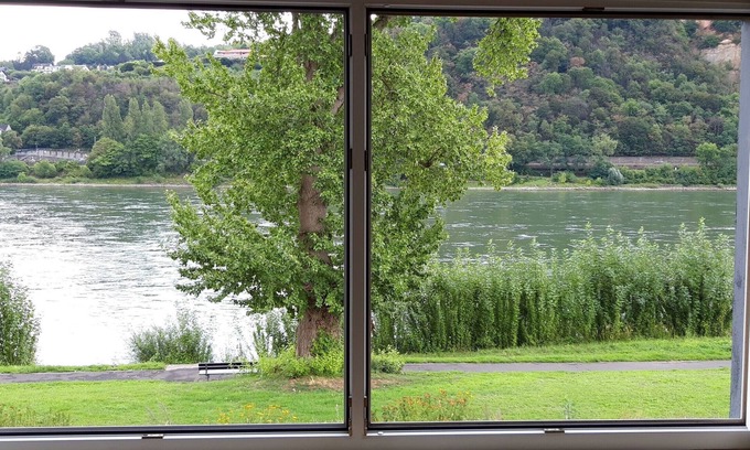 Neuendorf Apartment | Holiday Apartment 'Rheinblick Apartment 3' with Shared Terrace and Wi-Fi