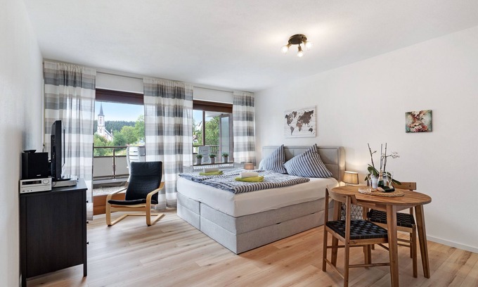 Schoenwald Apartment | Holiday Apartment "Schwarzwald" with Balcony, Shared Indoor Pool & Wi-Fi