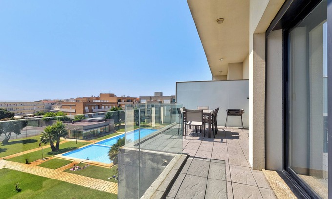 Apulia Apartment | Holiday Apartment 'Sublime Mundo' with Shared Pool, Balcony & Wi-Fi