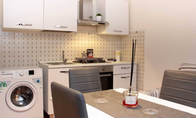 Pisa Apartment | Holiday Apartment "Tosca 3" with Private Terrace & A/C