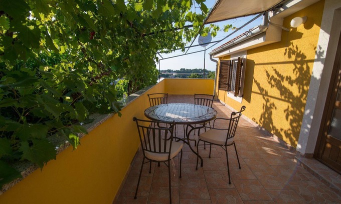Veli Losinj Apartment | Holiday apartment Veli Losinj for 1 - 4 persons with 1 bedroom - Twin house