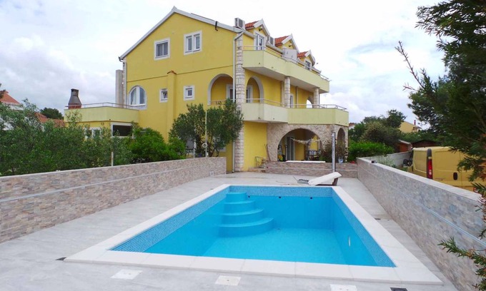 Sibenik Apartment | Holiday apartment with balcony and air conditioning