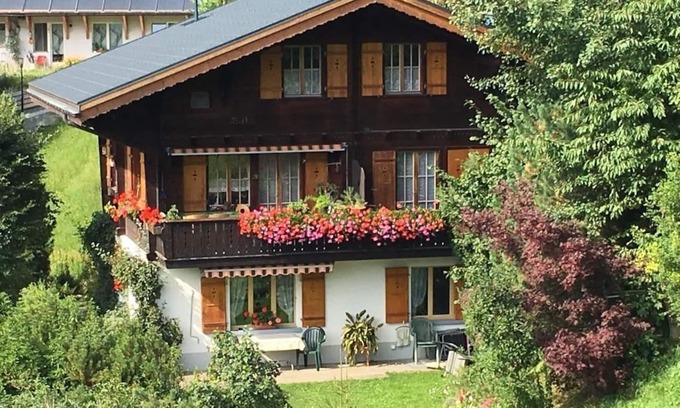 Wengen Ski Chalet | Holiday apartment Wengen for 1 - 2 persons with 1 bedroom - Holiday apartment in one or multi-family