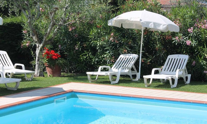 Lazise Apartment | Holiday apartment with an outdoor pool and WiFi