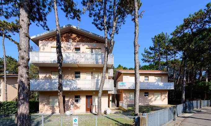 Lignano Pineta Apartment | Holiday apartment with a small balcony